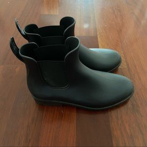 Ankle rain booties